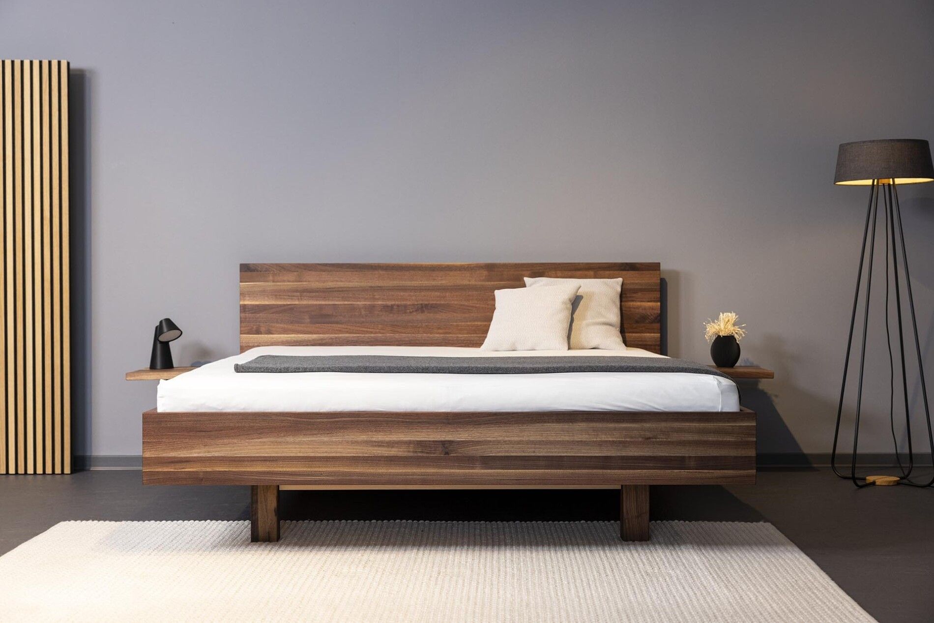 Onira bed in massief hout