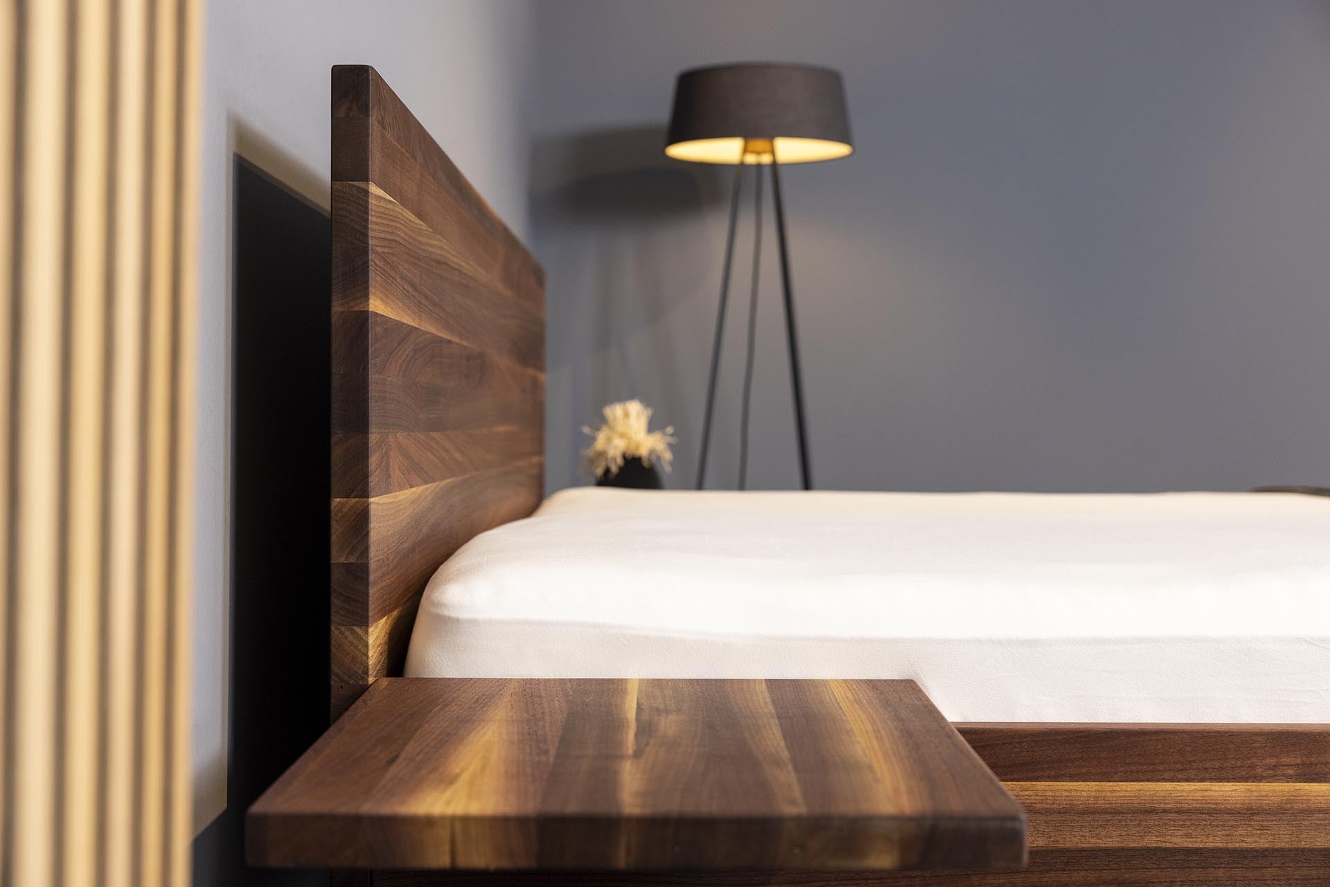 Onira bed in massief hout