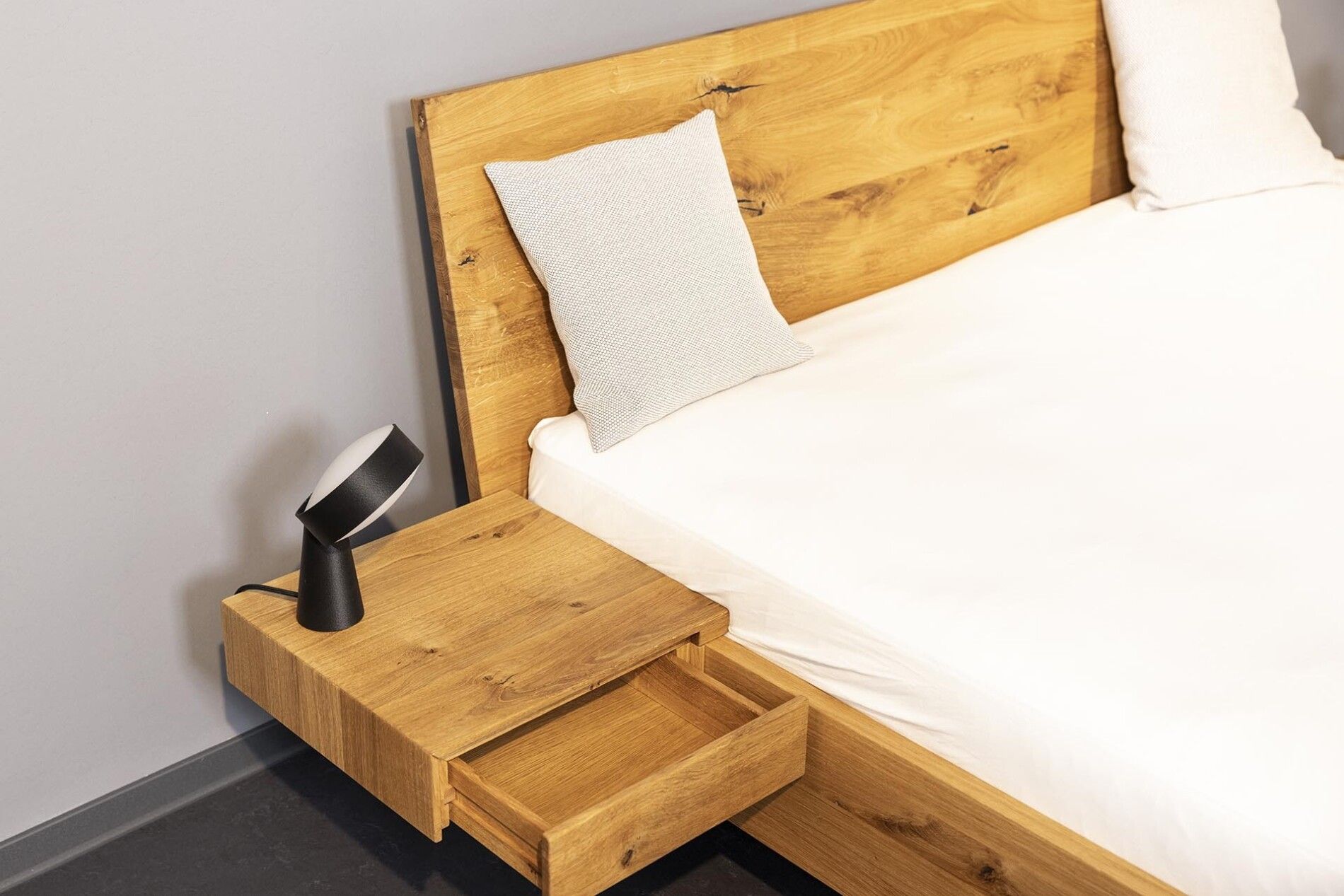 Onira nachttafel met lade