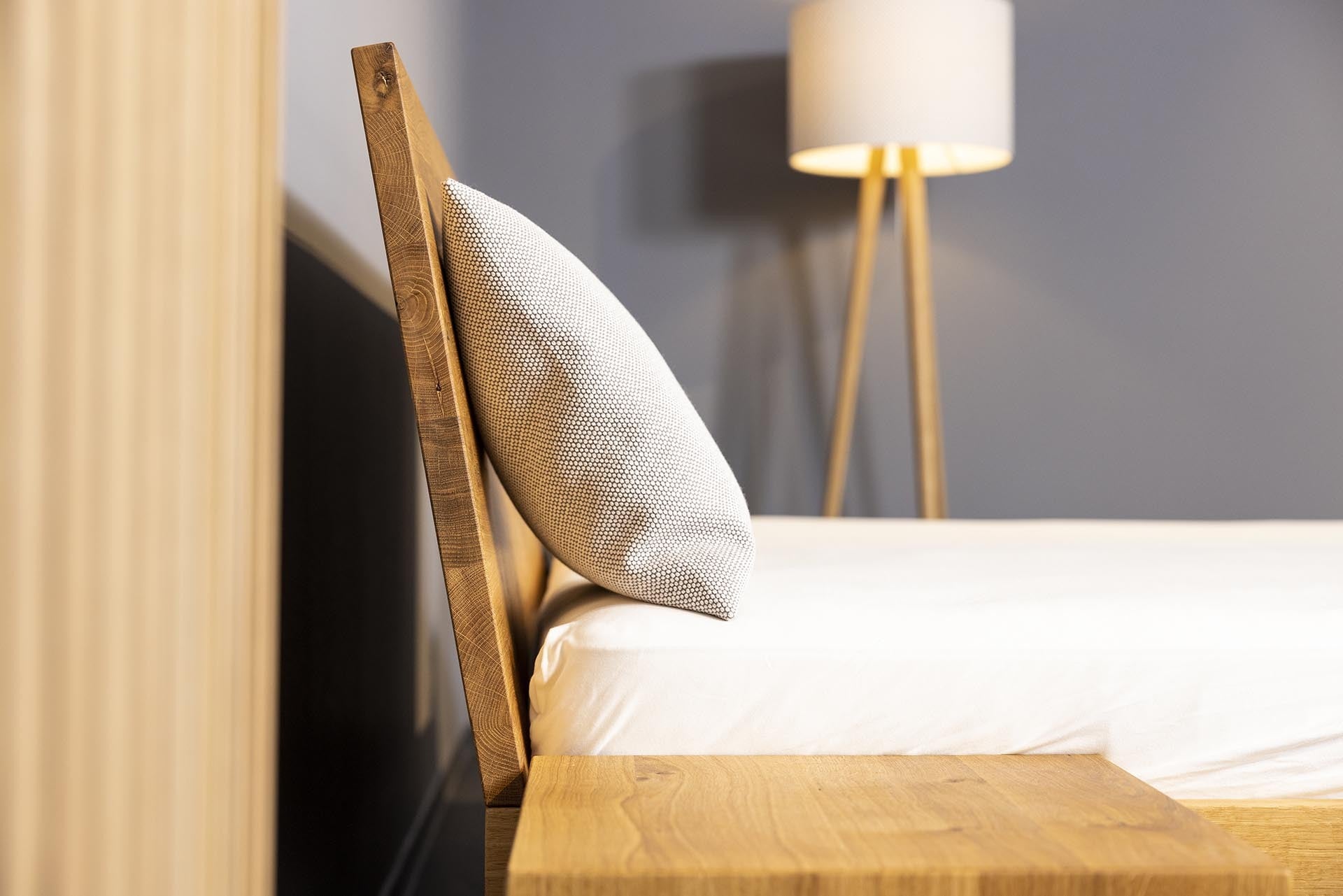 Onira bed in massief hout