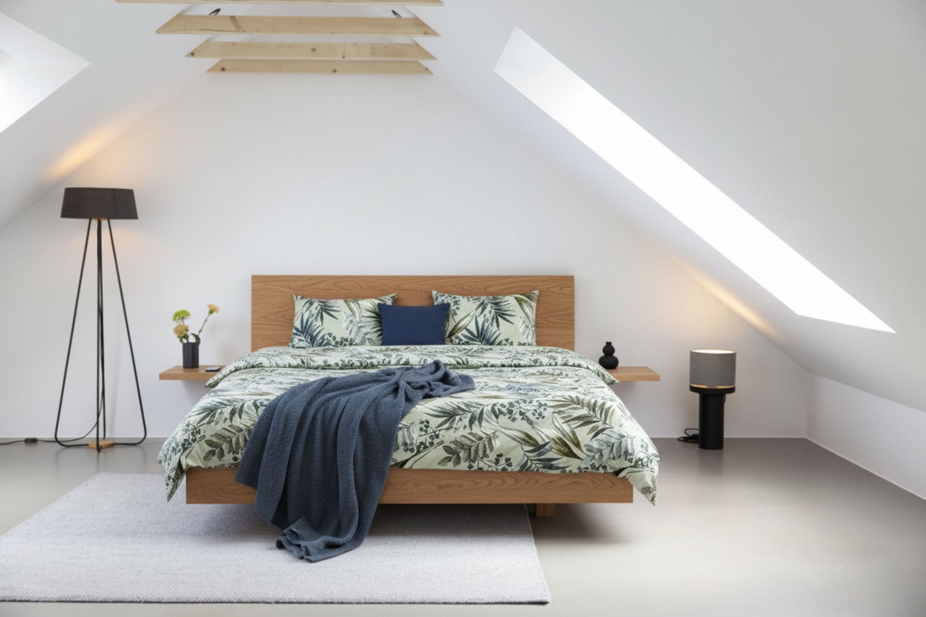 Onira bed in massief hout